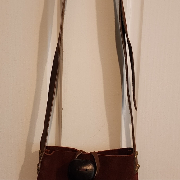 Native American Shinnecock handmade brown leather bag. - Picture 6 of 7